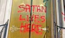 [포토뉴스] 美 덴버 성당에 적힌 낙서, “사탄이 여기에 산다”