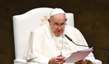 교황청의 계속되는 비도덕적인 모호성