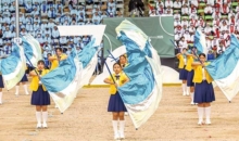 축제의 기쁨과 열정 깃발에 담아